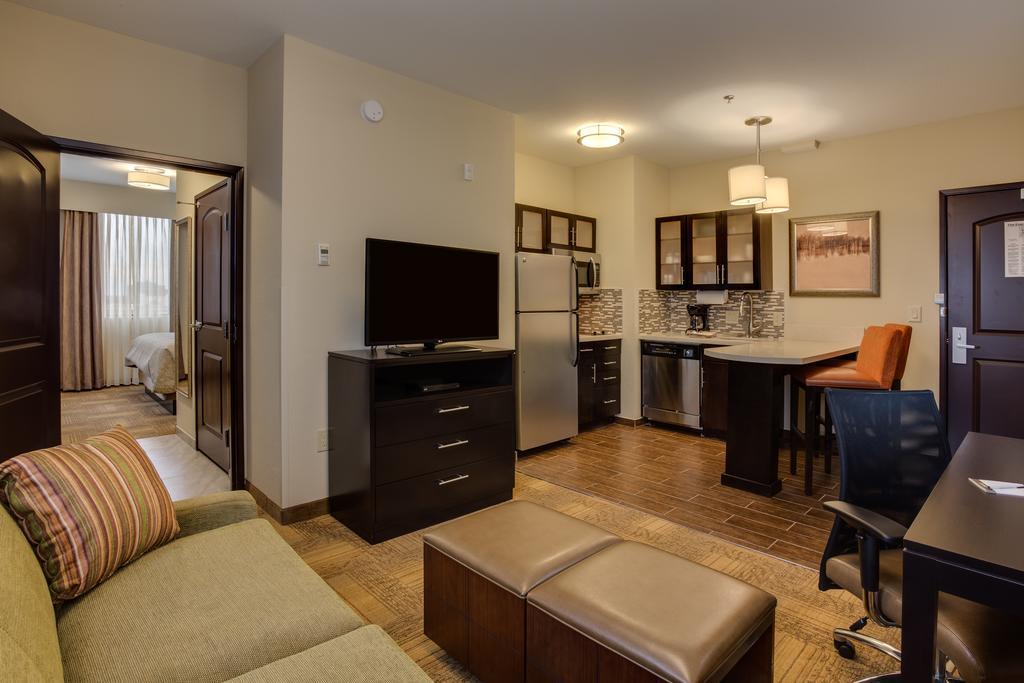 Staybridge Suites Dearborn By Ihg Zewnętrze zdjęcie